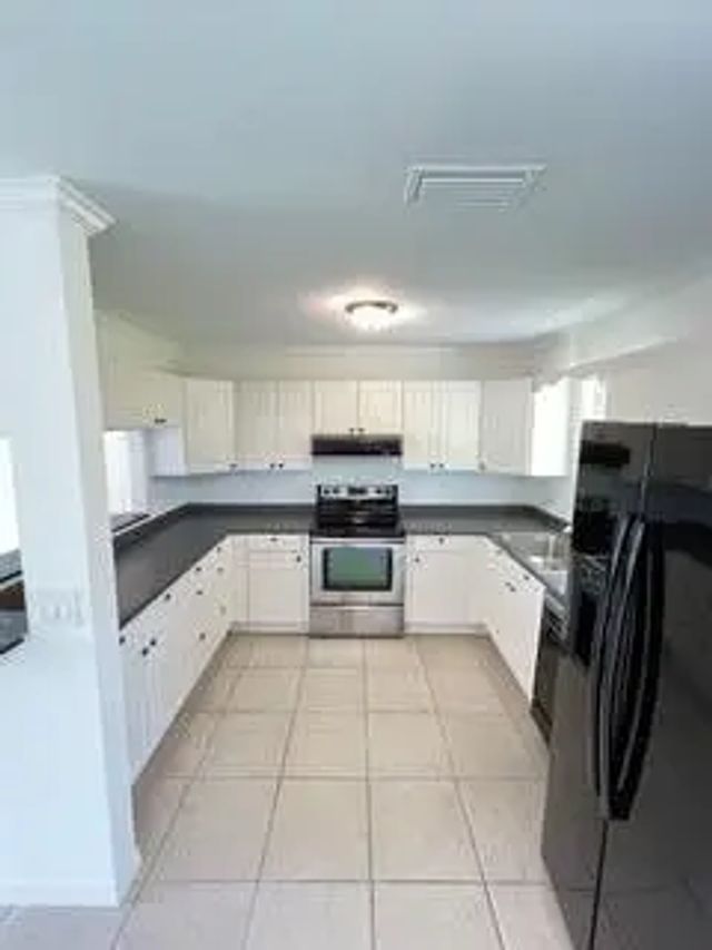 5 of 15 - 582 Nw La Brea Avenue, Port St. Lucie, FL
