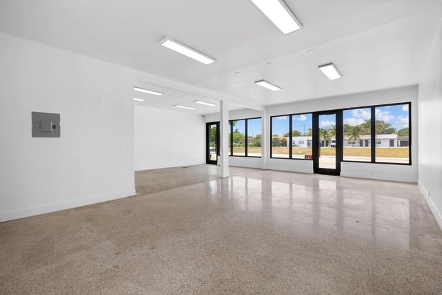 4 of 12 - 1808/1810 N Dixie Highway, Lake Worth Beach, FL