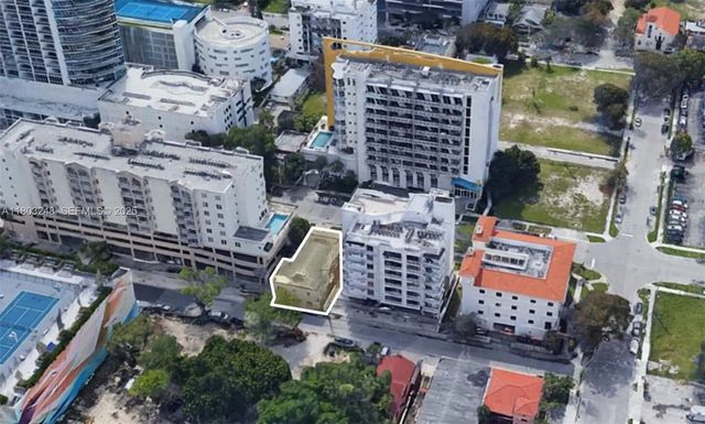 2 of 6 - 437 Ne 30th Street, Miami, FL