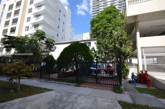 5 of 6 - 437 Ne 30th Street, Miami, FL