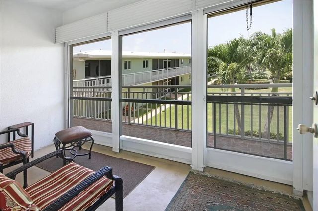 4 of 21 - 2100 Ne 38th Street #222, Lighthouse Point, FL