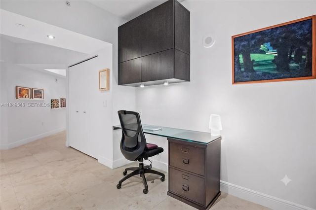 5 of 37 - 19900 E Country Club Drive #212, Aventura, FL