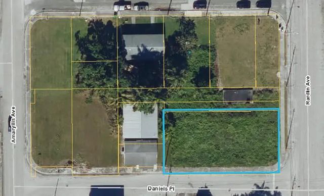* Daniel Place, Pahokee