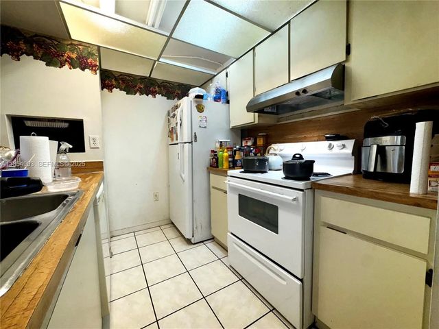 5 of 15 - 7165 Nw 186th Street #a211, Hialeah, FL