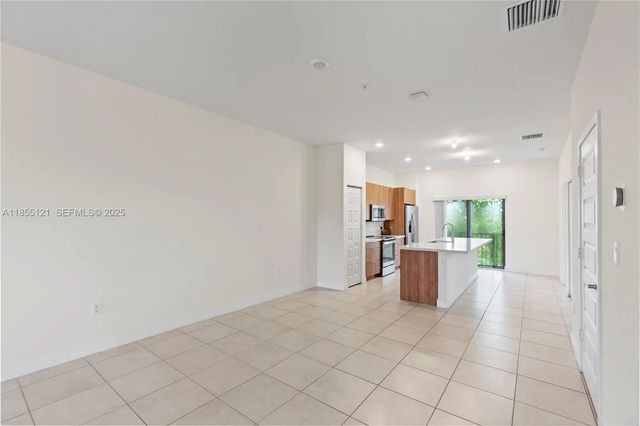 5 of 59 - 7831 Nw 104th Avenue #22, Doral, FL