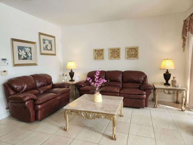 4 of 26 - 1006 Shoma Drive, Royal Palm Beach, FL
