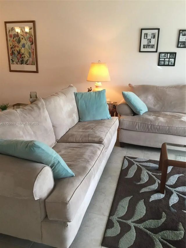 2 of 5 - 8960 S Hollybrook Boulevard #207, Pembroke Pines, FL