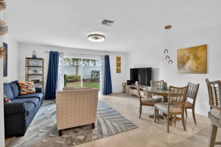 Photo of Listing #F10519479