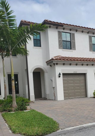 Photo of Listing #R11114108