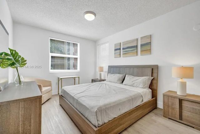5 of 71 - 17100 N Bay Road #1511, Sunny Isles Beach, FL