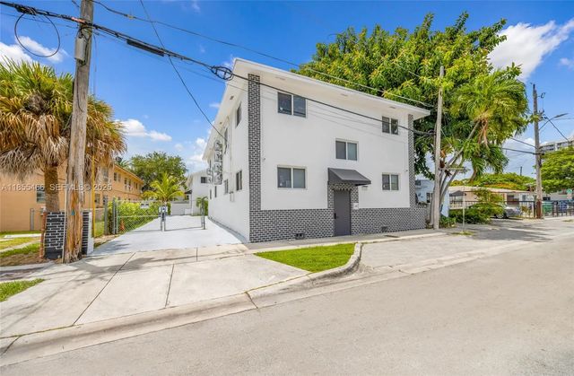 2 of 33 - 1028 Sw 9th Avenue, Miami, FL
