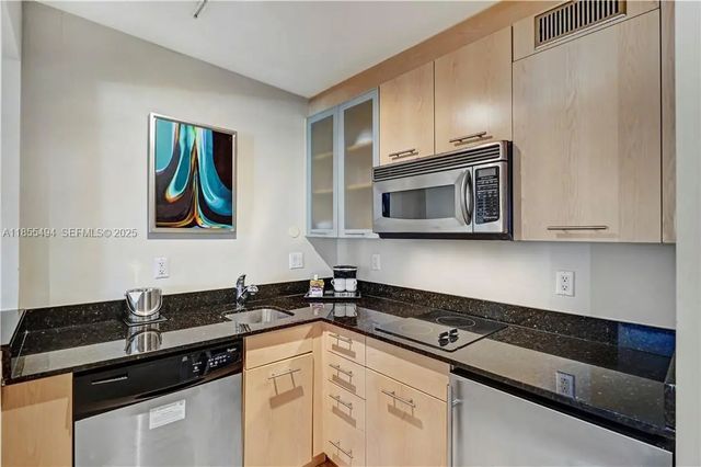 5 of 21 - 2670 E Sunrise Boulevard #521, Fort Lauderdale, FL