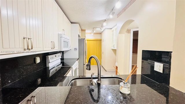 5 of 15 - 1260 Se 31st Court #102-34, Homestead, FL