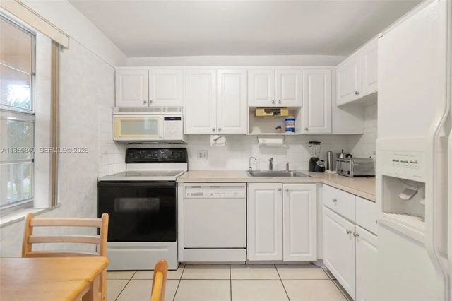 4 of 24 - 1040 Country Club Drive #309, Margate, FL