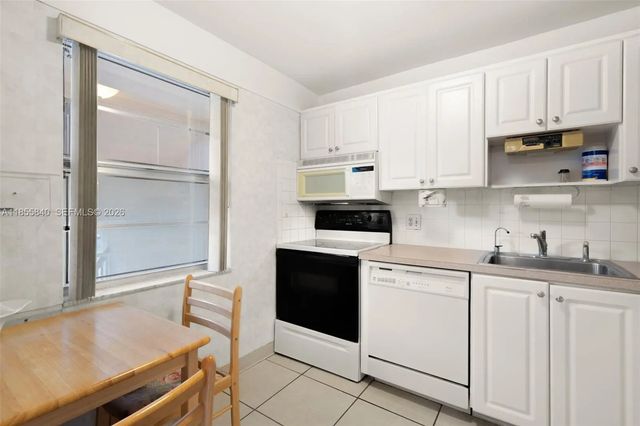 5 of 24 - 1040 Country Club Drive #309, Margate, FL