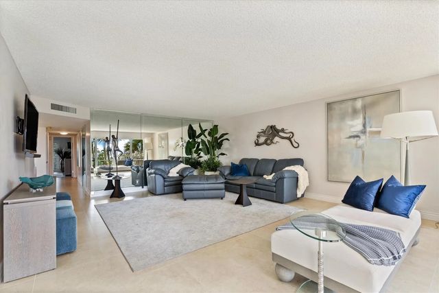 3 of 21 - 5100 N Ocean Boulevard #317, Lauderdale-By-The-Sea, FL