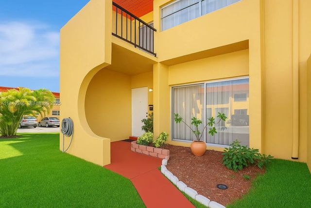 2 of 13 - 13731 Sw 84th Street #b, Miami, FL