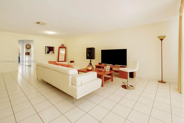3 of 13 - 13731 Sw 84th Street #b, Miami, FL