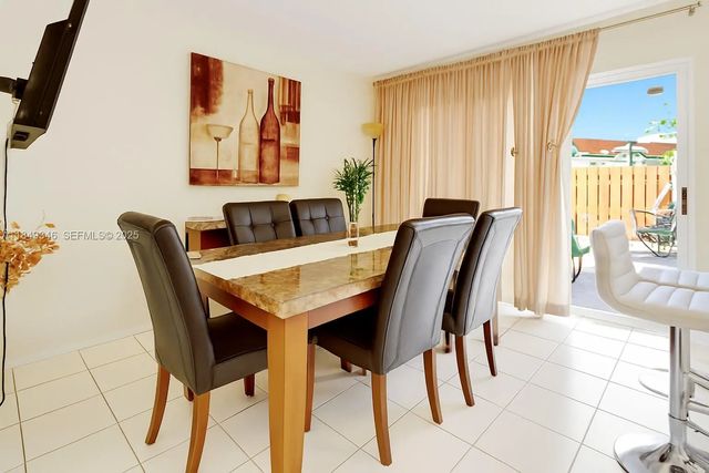 4 of 13 - 13731 Sw 84th Street #b, Miami, FL