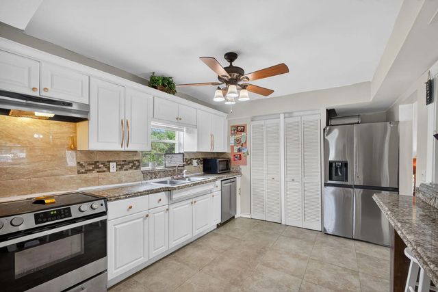 4 of 50 - 1136 W 7th Street, Riviera Beach, FL