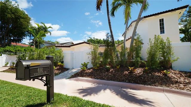 3 of 67 - 691 Ridgewood Road, Key Biscayne, FL