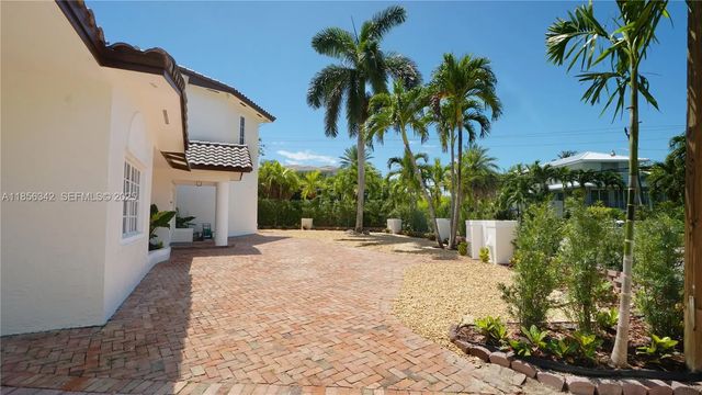 5 of 67 - 691 Ridgewood Road, Key Biscayne, FL