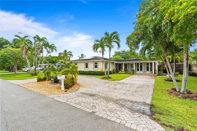 3 of 55 - 2501 Nw 8th Avenue, Wilton Manors, FL