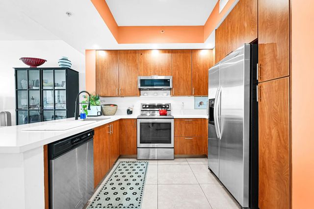3 of 44 - 315 Ne 3rd Avenue #1008, Fort Lauderdale, FL