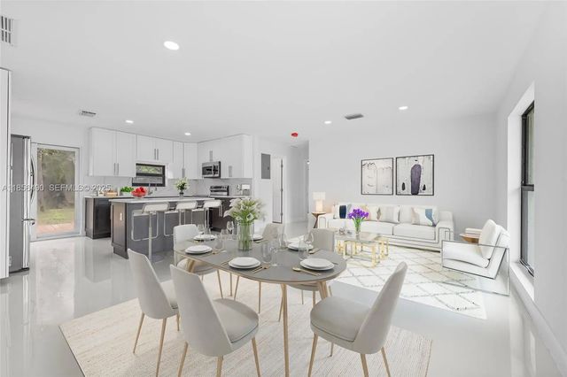 4 of 35 - 949 Se 5th Street, Deerfield Beach, FL