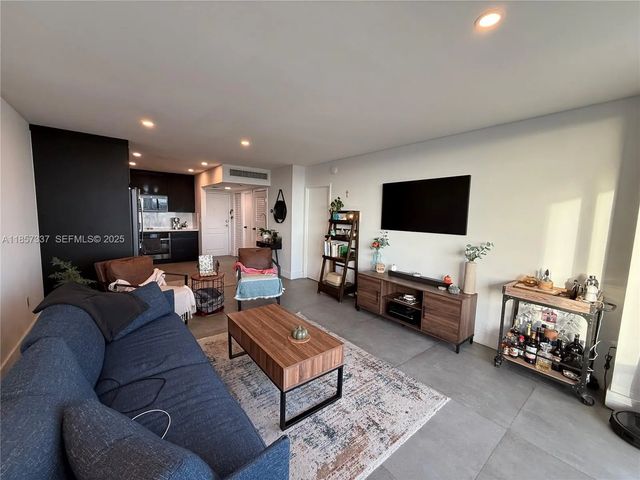 4 of 9 - 3625 N Country Club Drive #ph5, Aventura, FL