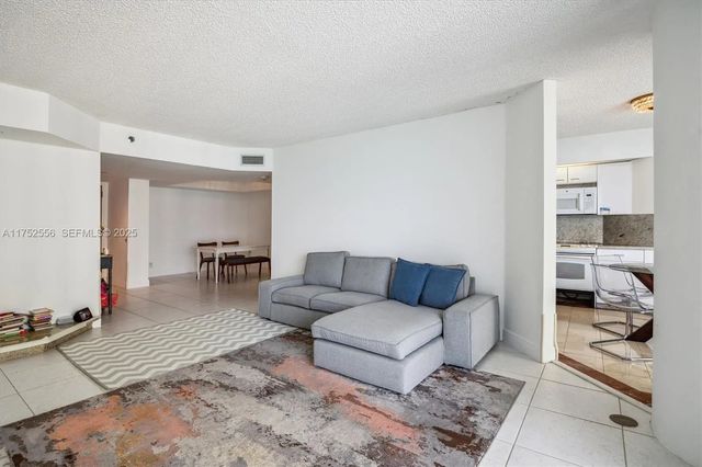 4 of 31 - 16485 Collins Avenue #2035, Sunny Isles Beach, FL