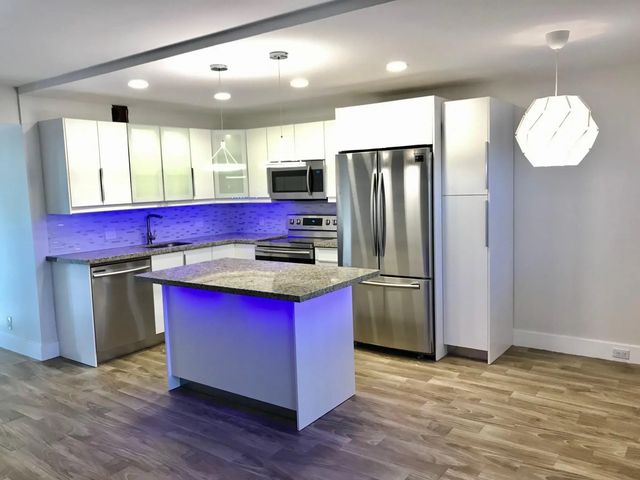 300 Sw 134th Way #210e, Pembroke Pines