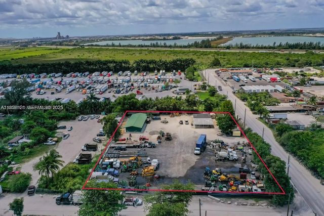 12160 Nw 157 Street, Miami