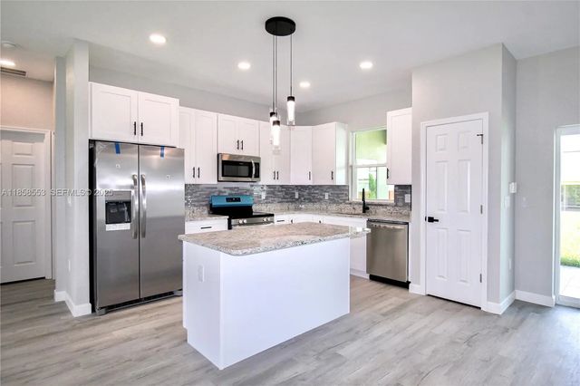 2 of 40 - 4631 Mignon Drive, Sebring, FL