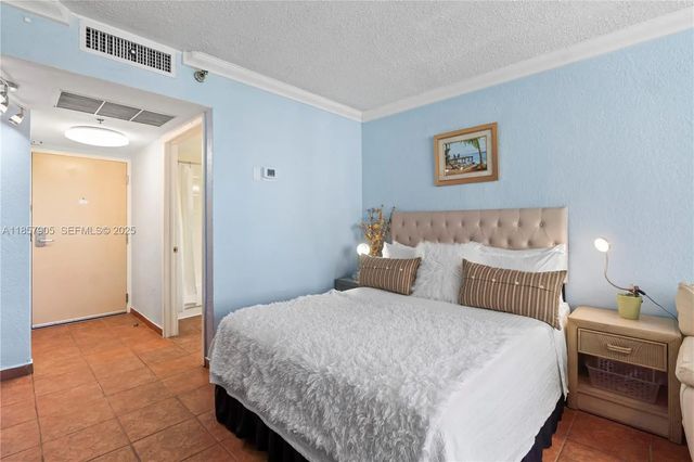 5 of 38 - 19201 Collins Avenue #129, Sunny Isles Beach, FL