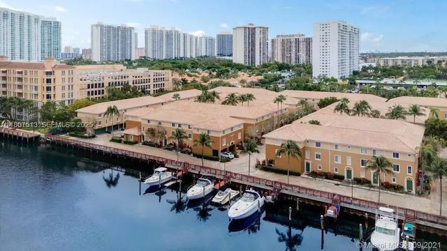 4 of 40 - 2811 Ne 185th Street #801, Aventura, FL