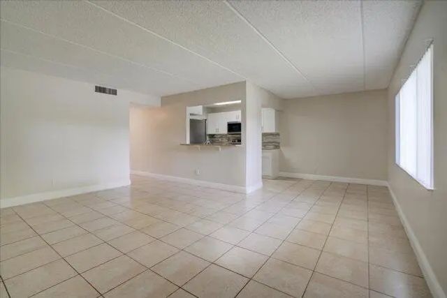 5 of 27 - 1104 Meadows Circle, Boynton Beach, FL