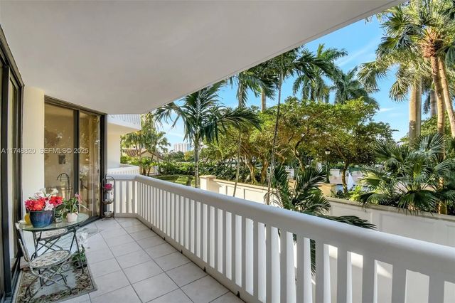 4 of 43 - 2000 Island Boulevard #410, Aventura, FL