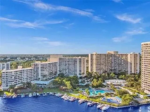 2500 Parkview Drive #814, Hallandale Beach