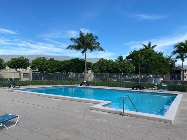 4 of 15 - 889 Hamilton Drive #889i, Homestead, FL