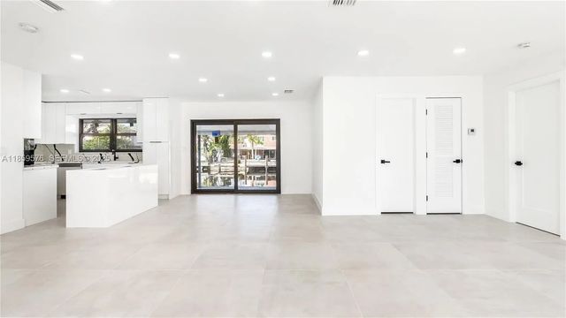 5 of 33 - 2417 Ne 18th Avenue, Wilton Manors, FL