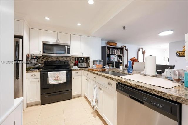 1621 Collins Avenue #302, Miami Beach