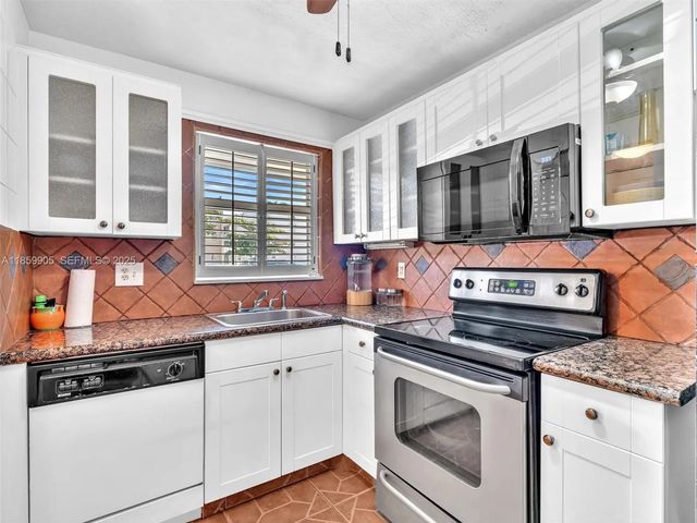 8020 N Sunrise Lakes Drive #110, Sunrise