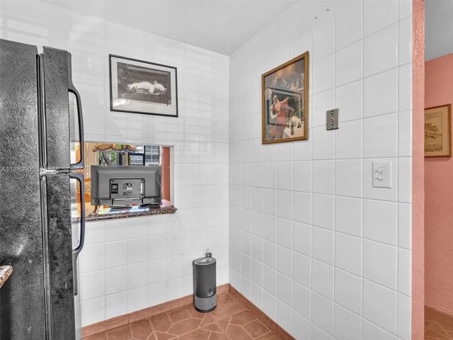 3 of 76 - 8020 N Sunrise Lakes Drive #110, Sunrise, FL