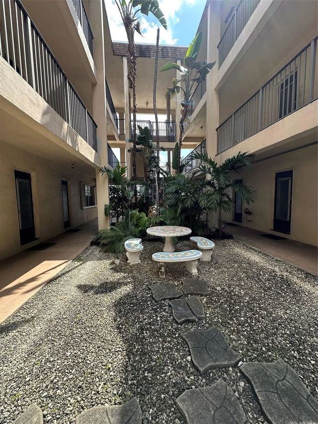 348 S Federal Highway #6, Dania Beach