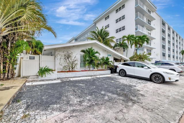 2 of 48 - 4548 N Ocean, Lauderdale-By-The-Sea, FL