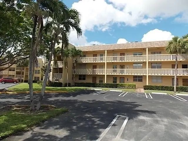 6020 Nw 64th Avenue #208, Tamarac