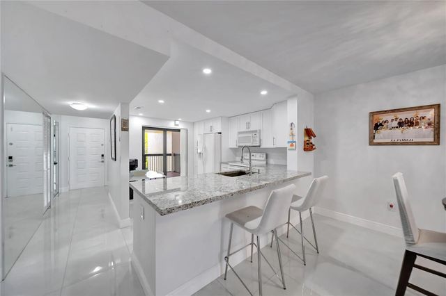 3521 Environ Boulevard #b410, Lauderhill