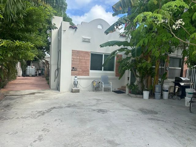 3 of 8 - 675 Nw 34th Street, Miami, FL