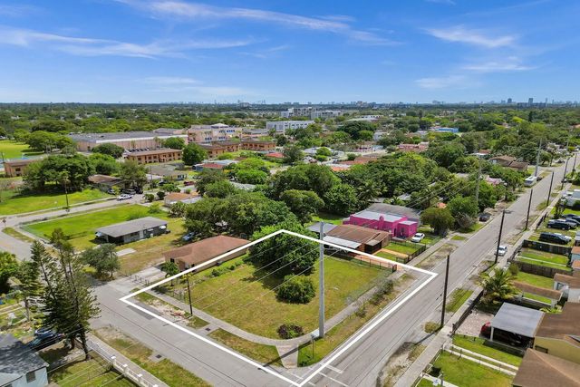1895 Nw 58th Street, Miami